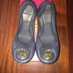 Tory Burch Caroline navy flat size 10